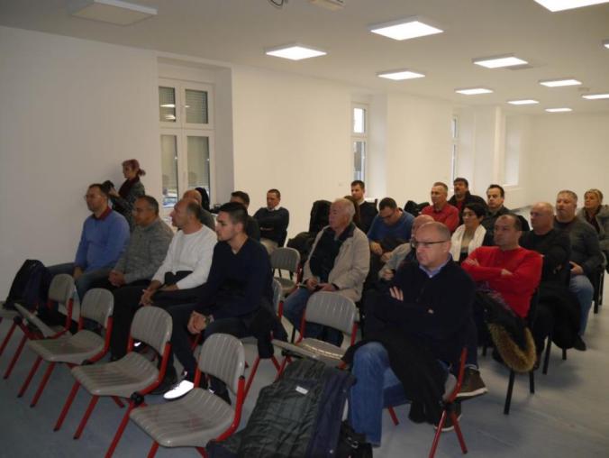 3-8a0617e03be84e9eaa2cfd5d04f1065f