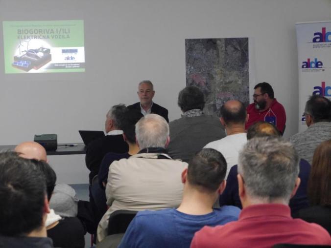 4-503adb310316459eb4555655679f621d