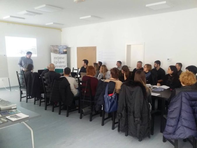 48370127_332172630720944_990017651382157312_n